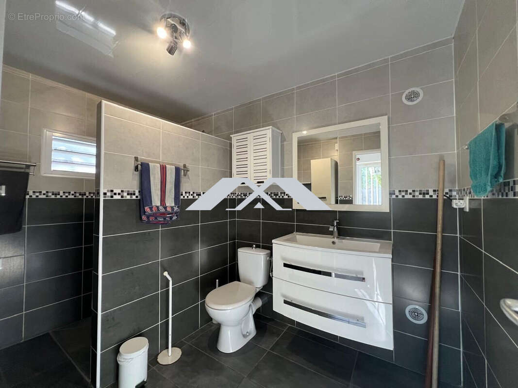 Maison 84 m² à Saint-Joseph  - photo 8
