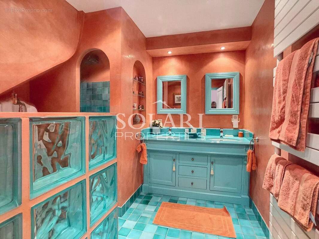 Maison à THEOULE-SUR-MER