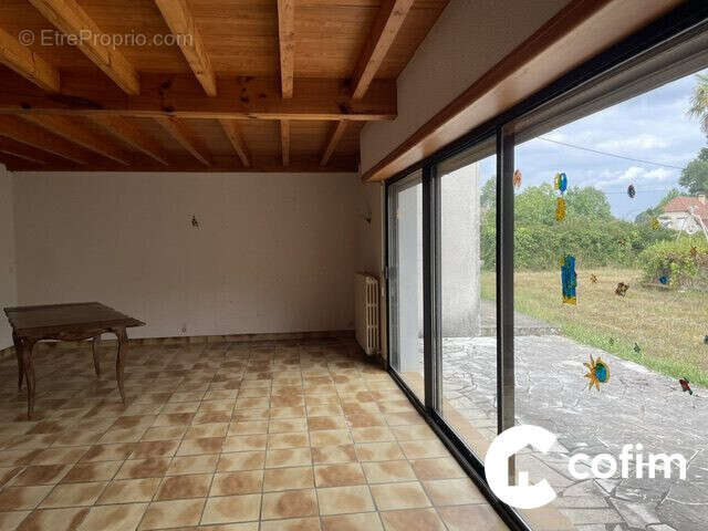Maison 150 m² à Theze  - photo 3
