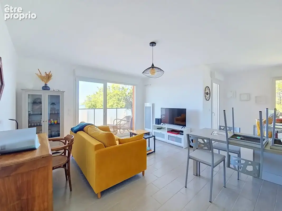 Appartement avec grande terrasse vue sur l'étang de thau et double parking - photo 4