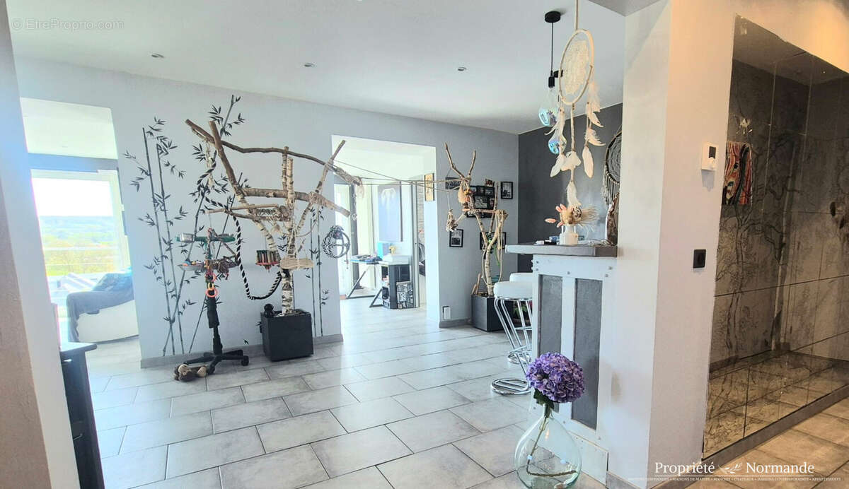 Maison 190 m² à Saint-Arnoult  - photo 2