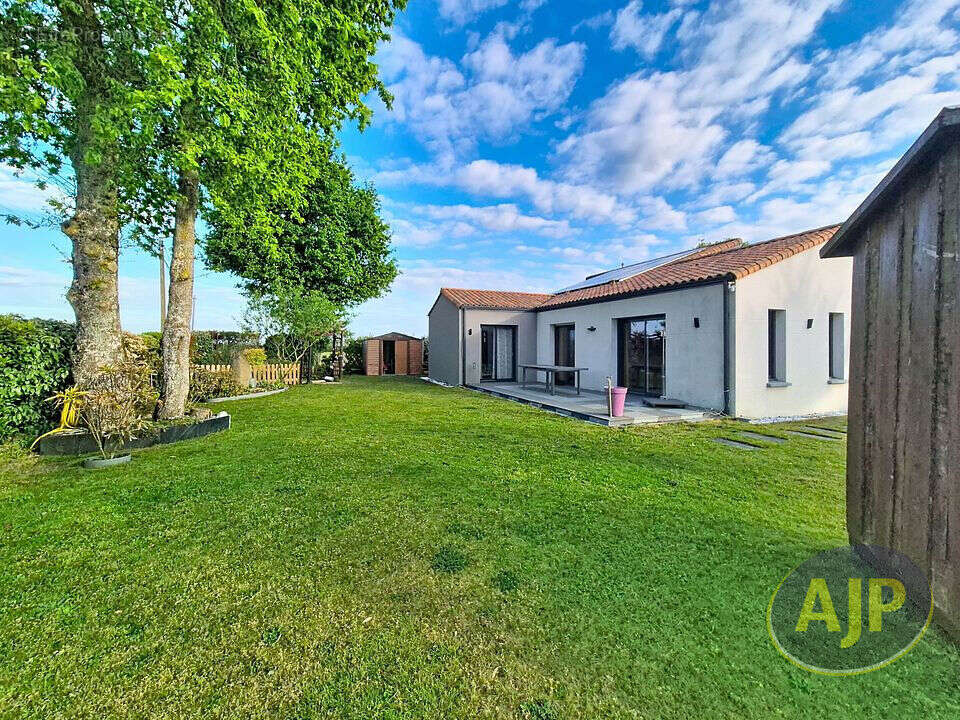 Maison à L'HERBERGEMENT