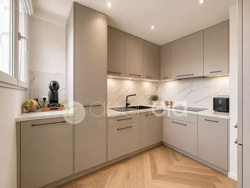 Cannes basse californie  vue mer  t3 de 70 m²  sud  cave  box garage xl en supplément - photo 6