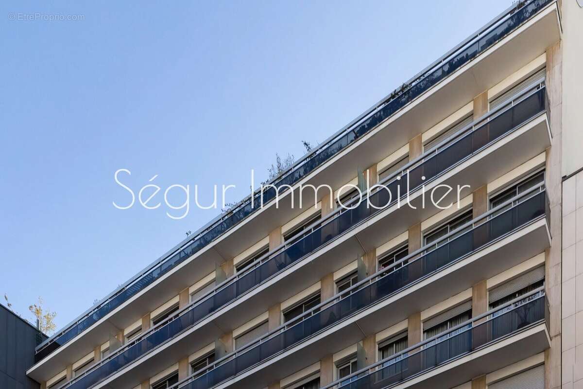 Appartement à PARIS-15E