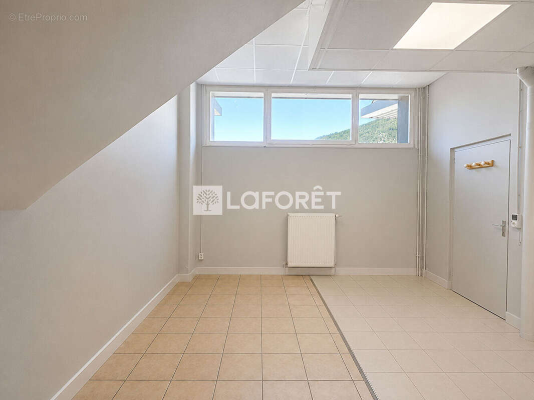 Appartement Barby 1 pièce(s) 708.10 m2 - photo 4