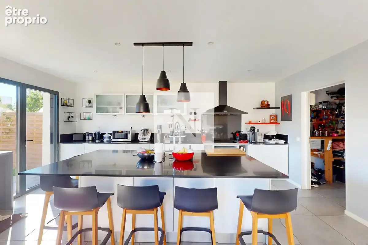Maison 8 pièces 235 m² à vendre à Perigny (17180) - photo 4