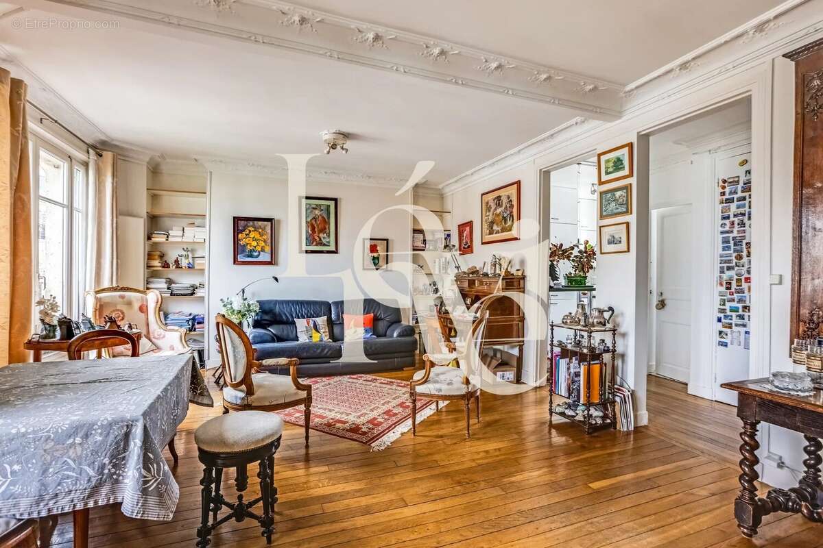 Appartement à PARIS-15E