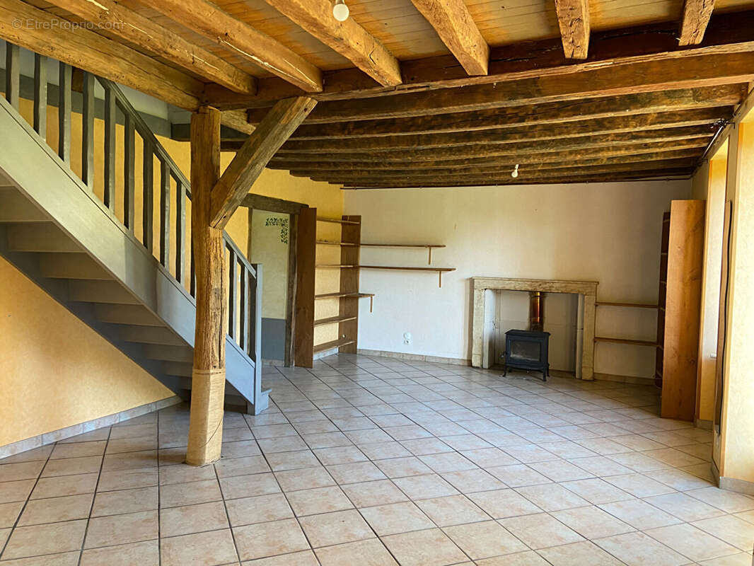 Maison à COULANGES-LES-NEVERS