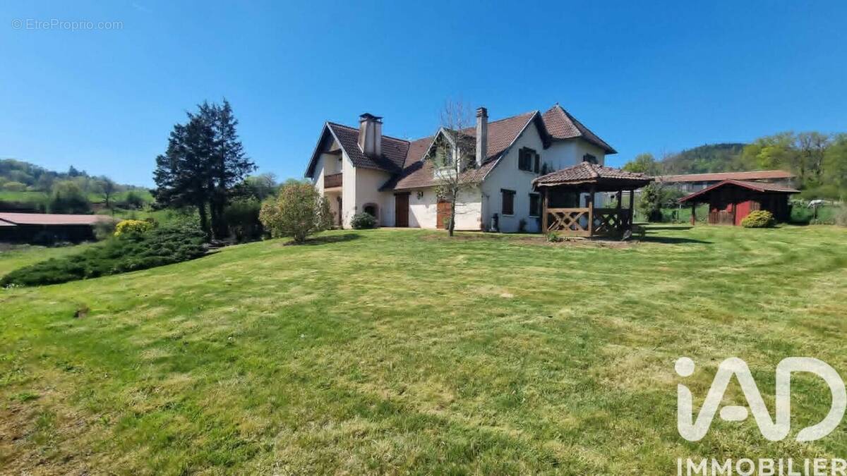 Maison 7 pièces 220 m² · à Saint-Die-des-Vosges · 220 m² · 301 000 €