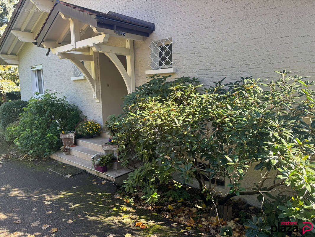 Maison à MONNETIER-MORNEX