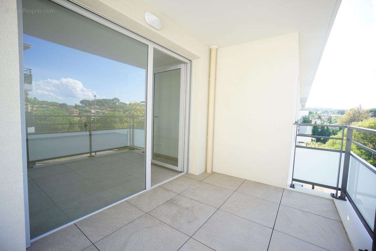 Appartement à LE CANNET