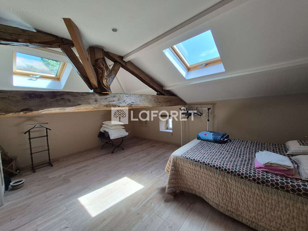 Maison de caractère, 3 chambres, piscine et dépendances - photo 12
