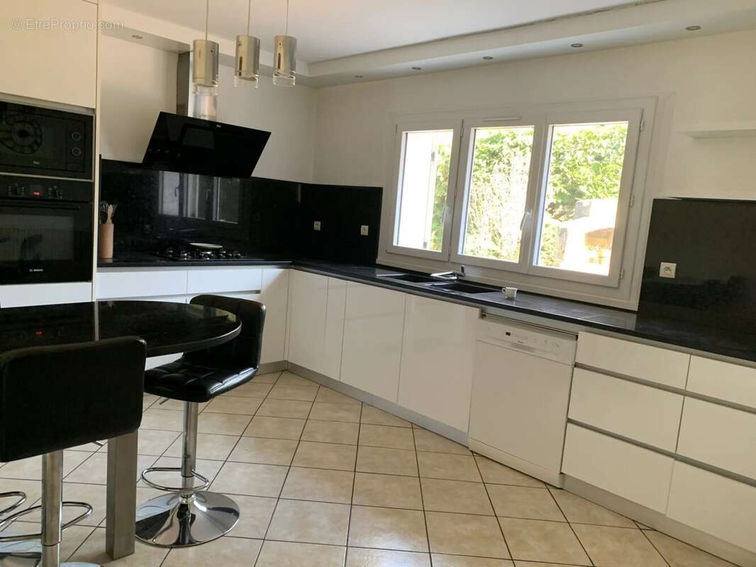 Maison à SAINT-JEAN-DE-LA-RUELLE