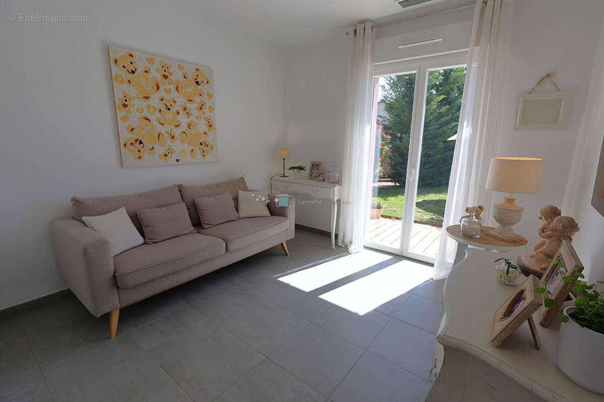 Villa récente Peymeinade 130 m² et 25 m² de garage avec piscine terrain de 1285 m² - photo 17
