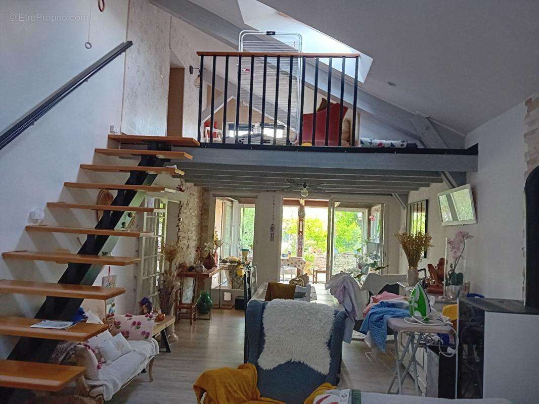 Immeuble 9 pièces  2 maisons - photo 3