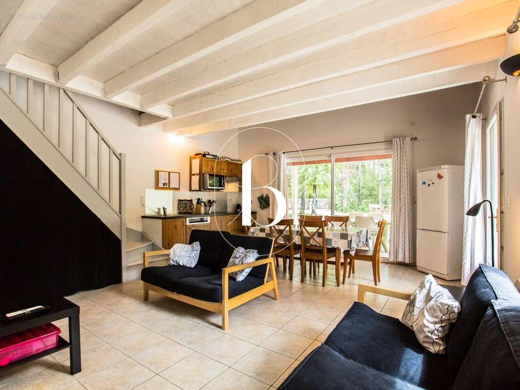 Maison à LABASTIDE-DE-VIRAC