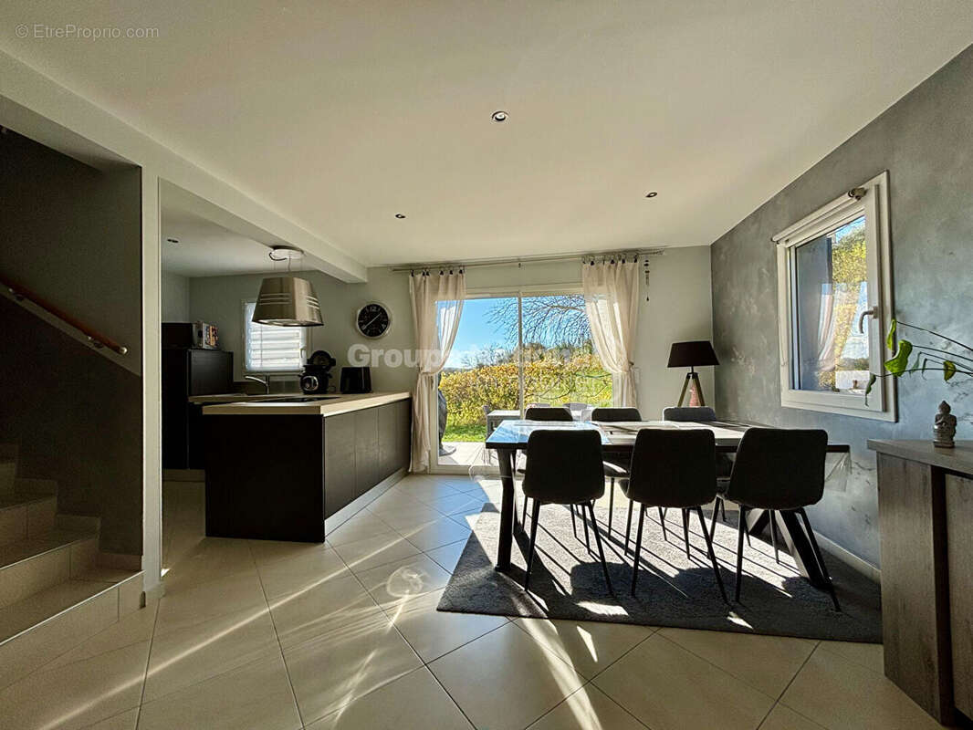 Maison à LA ROUVIERE