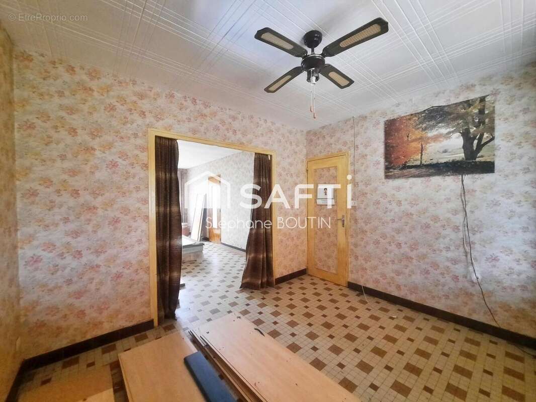 Maison 205 m² à La Chapelle-Themer  - photo 4