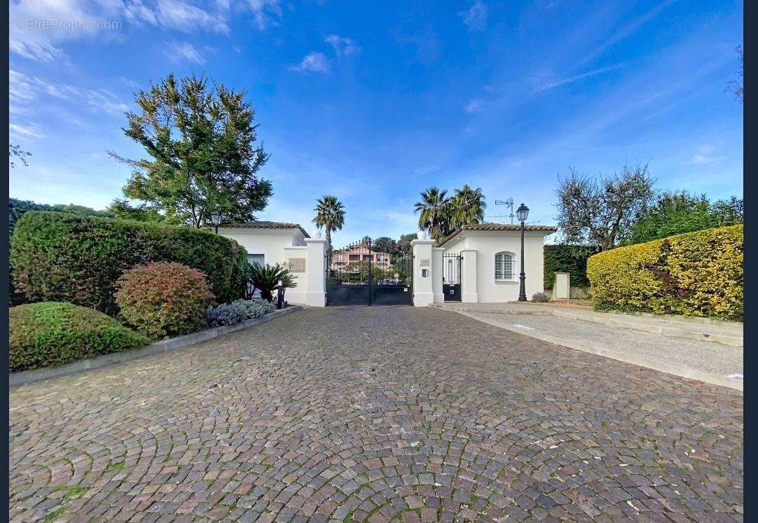 Maison à VILLENEUVE-LOUBET