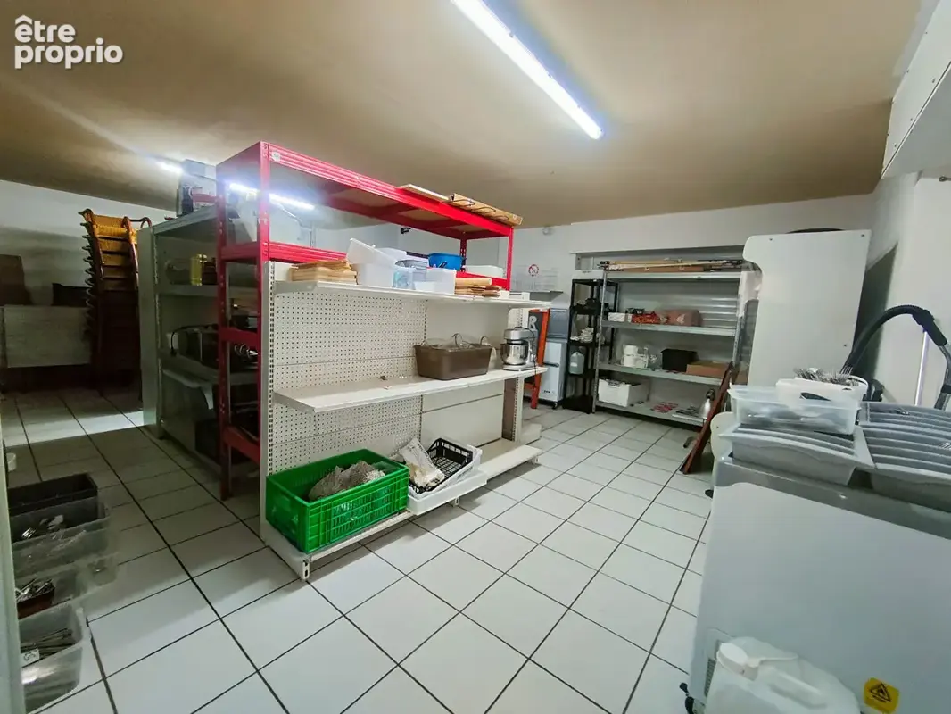 Local commercial Dissay 355 m2 - photo 10