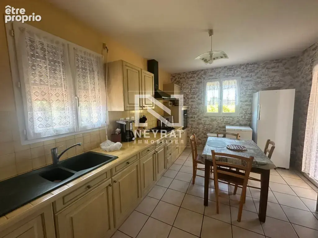 Paray-le-Monial – Maison avec ascenseur, garage et atelier à 2 pas du centre - photo 2