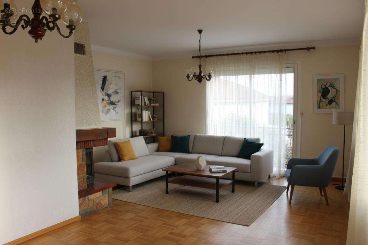 Maison à ROUSSILLON