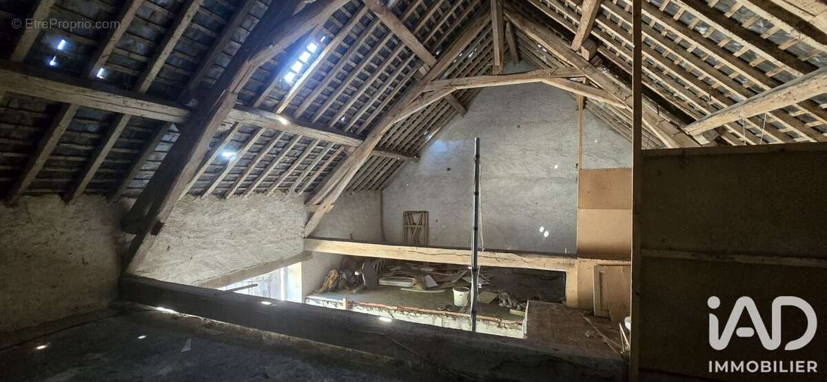 Maison 150 m² à Saint-Germain-Des-Bois  - photo 6