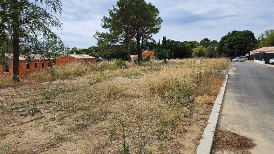 Terrain à CADENET