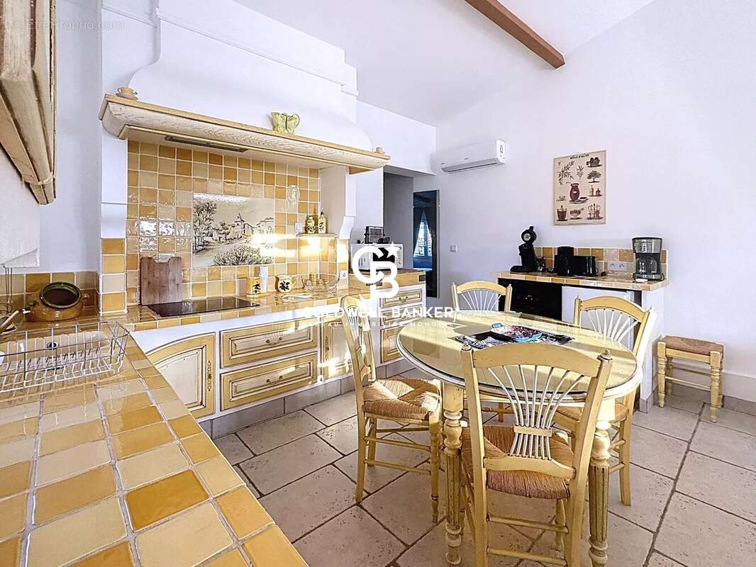 Maison à LES ADRETS-DE-L'ESTEREL