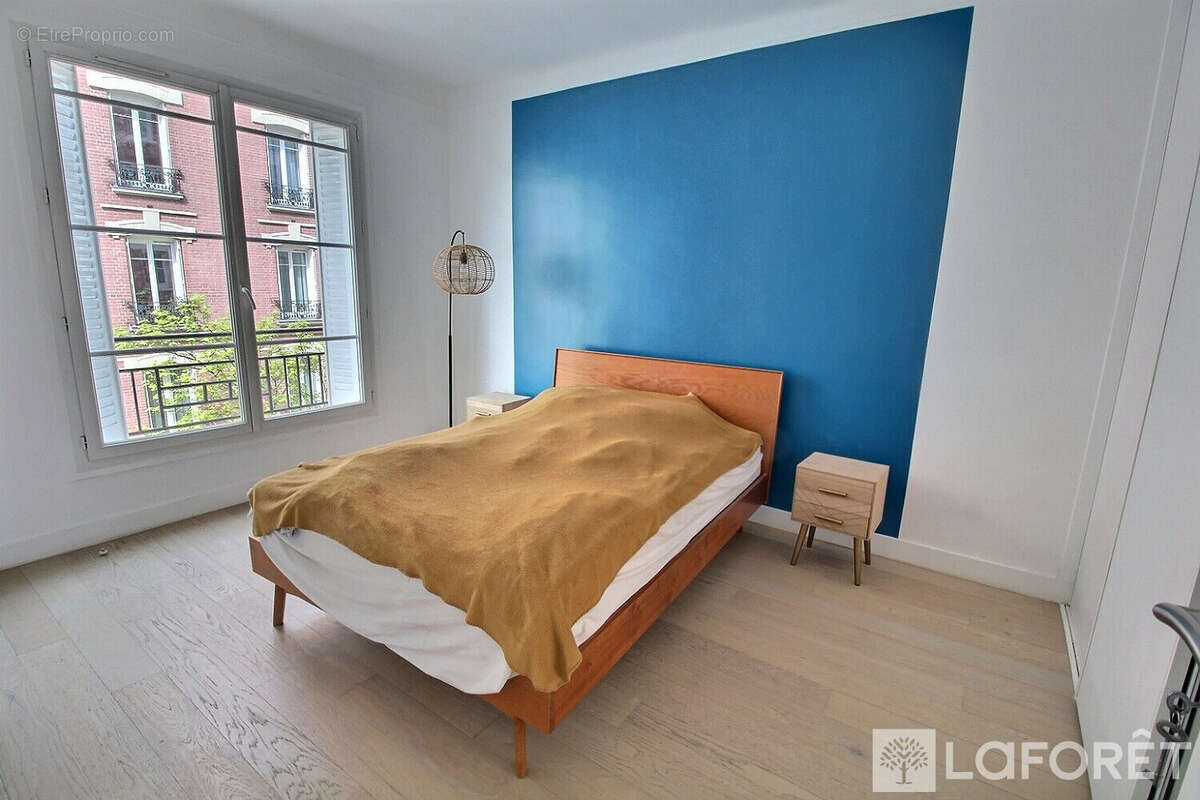 Appartement à LA GARENNE-COLOMBES