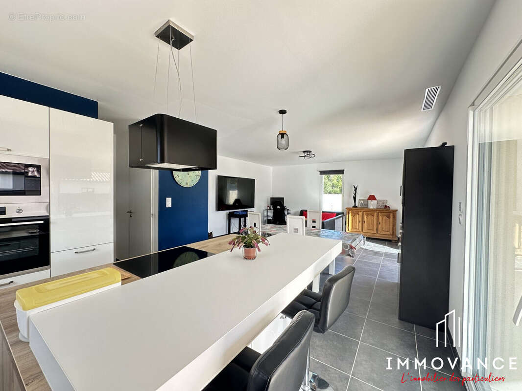 Maison à SAINT-MATHIEU-DE-TREVIERS