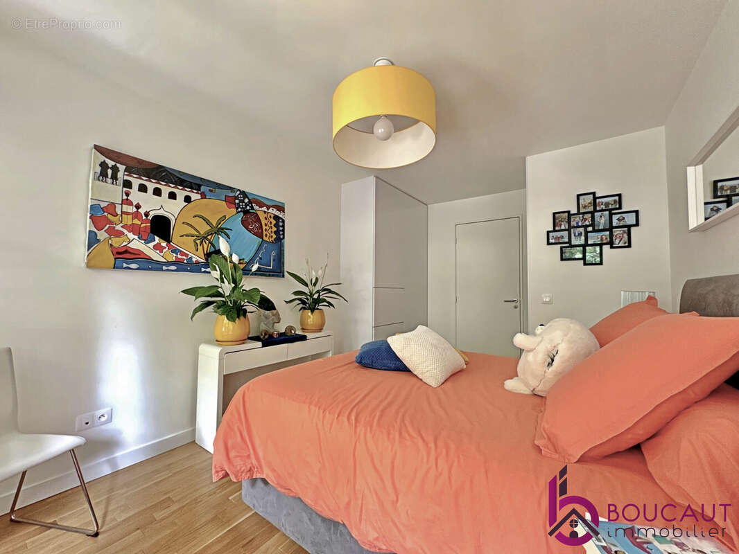 Appartement à LE PLESSIS-ROBINSON