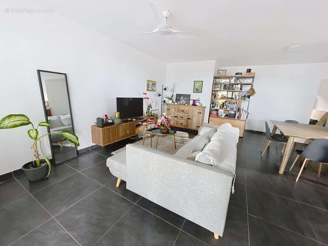 Appartement à LES AVIRONS