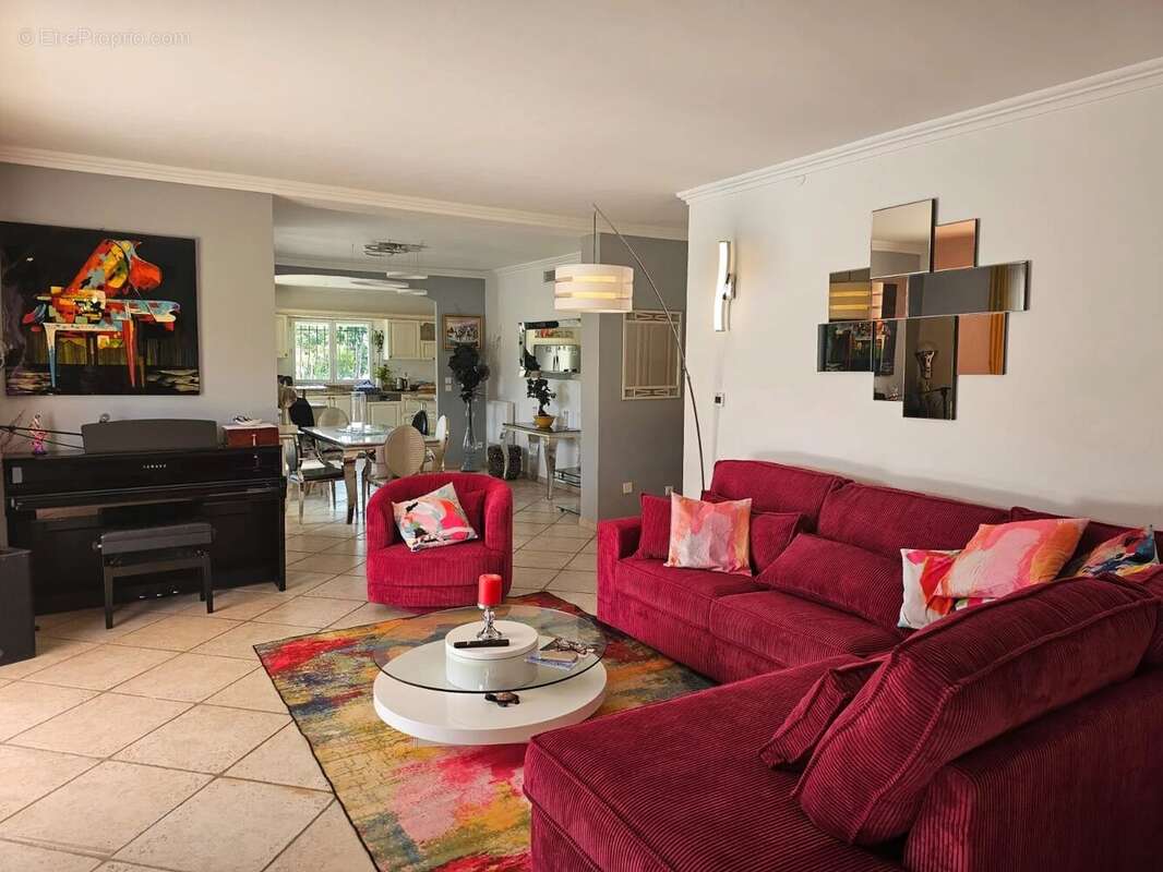 Appartement à MOUANS-SARTOUX