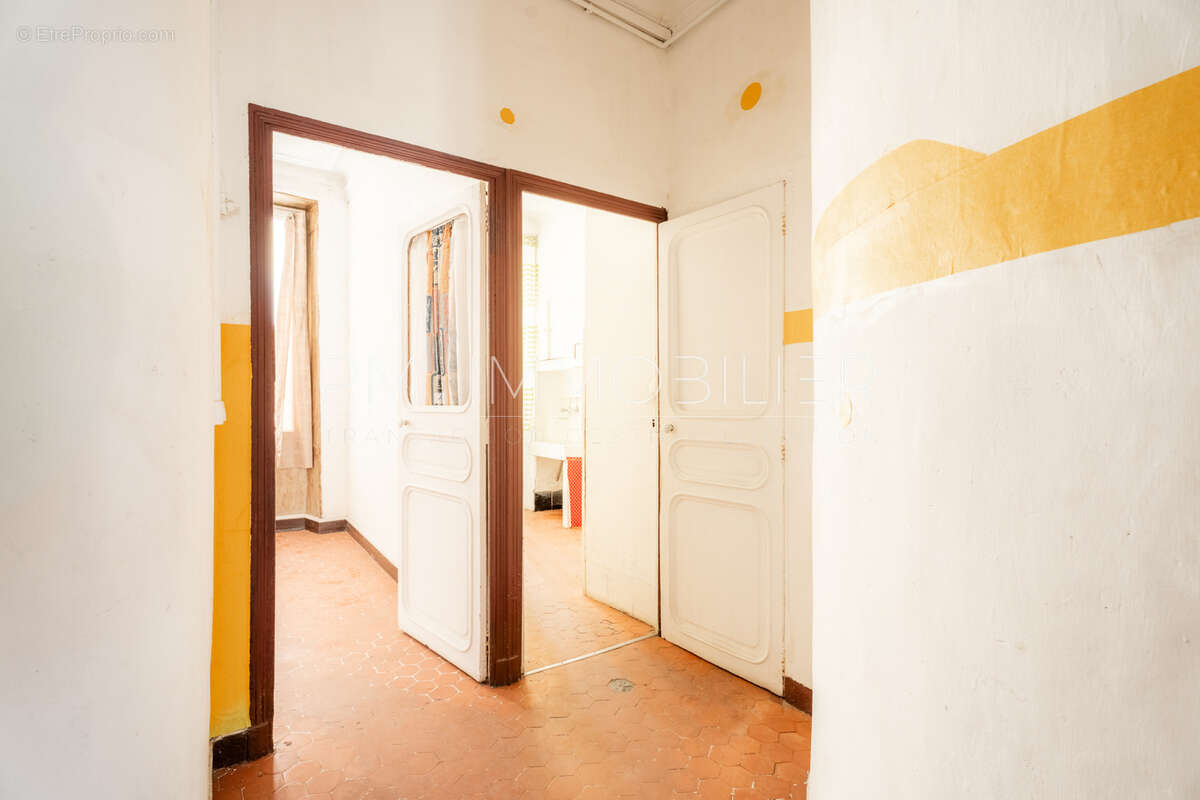 Appartement à MARSEILLE-2E