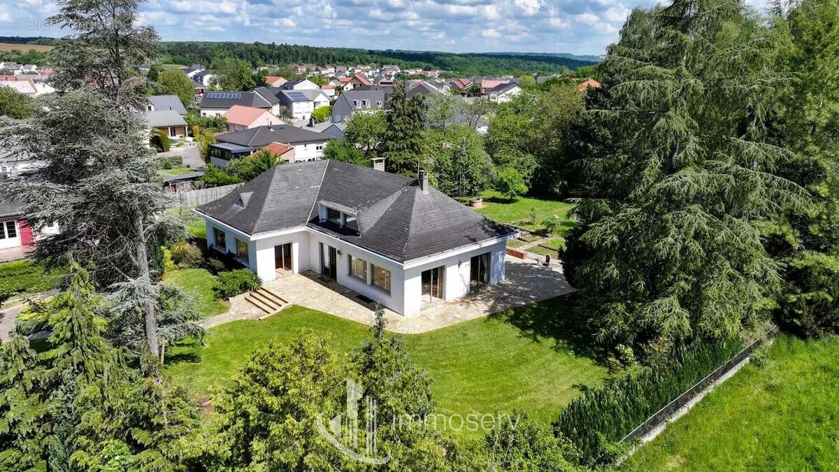 Maison à NEUFCHEF