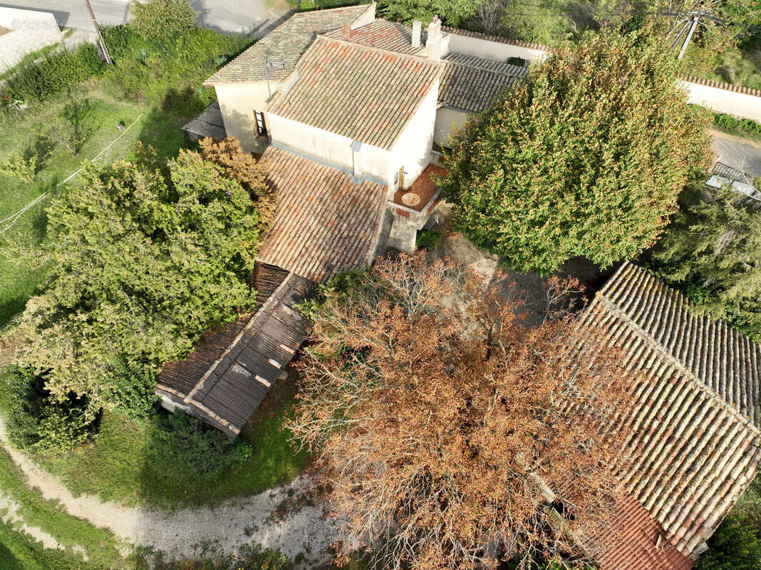 Maison à CHARMES-SUR-RHONE