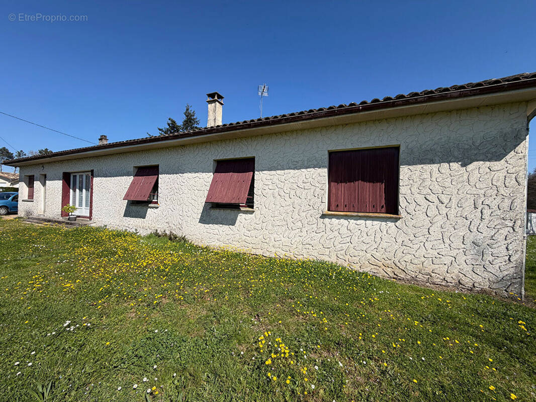 Maison à COUTRAS