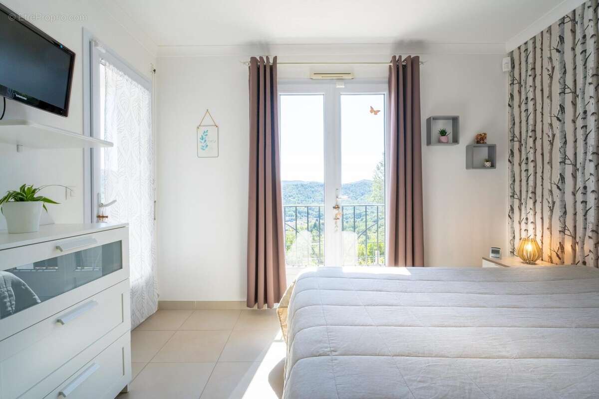 Maison à COLLOBRIERES