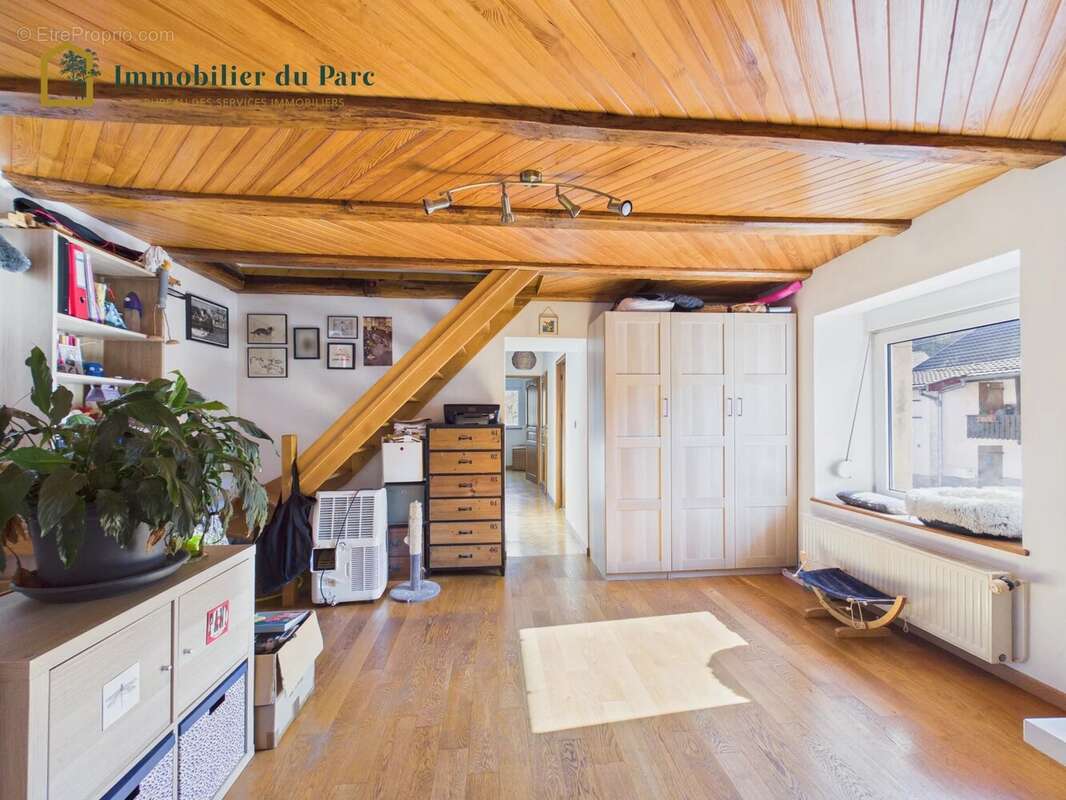 Maison à FRAHIER-ET-CHATEBIER