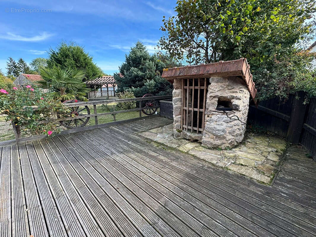 Maison à SAINT-HILAIRE-LA-TREILLE