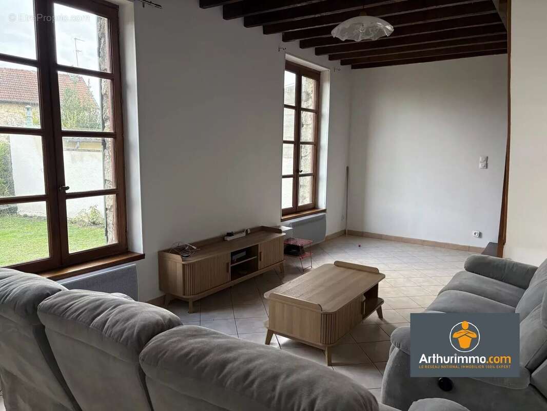 Maison à NEUFCHATEL-SUR-AISNE