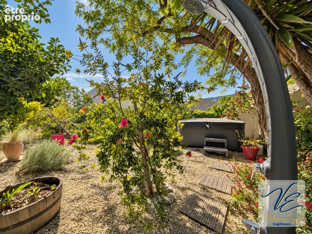 **À Cesseras, maison vigneronne de caractère avec jardin, 4 chambres et DPE B** - photo 9