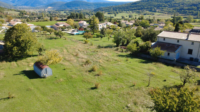 Terrain à BANON