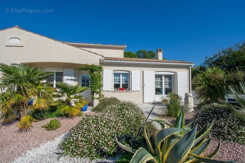 Maison à LES MATHES