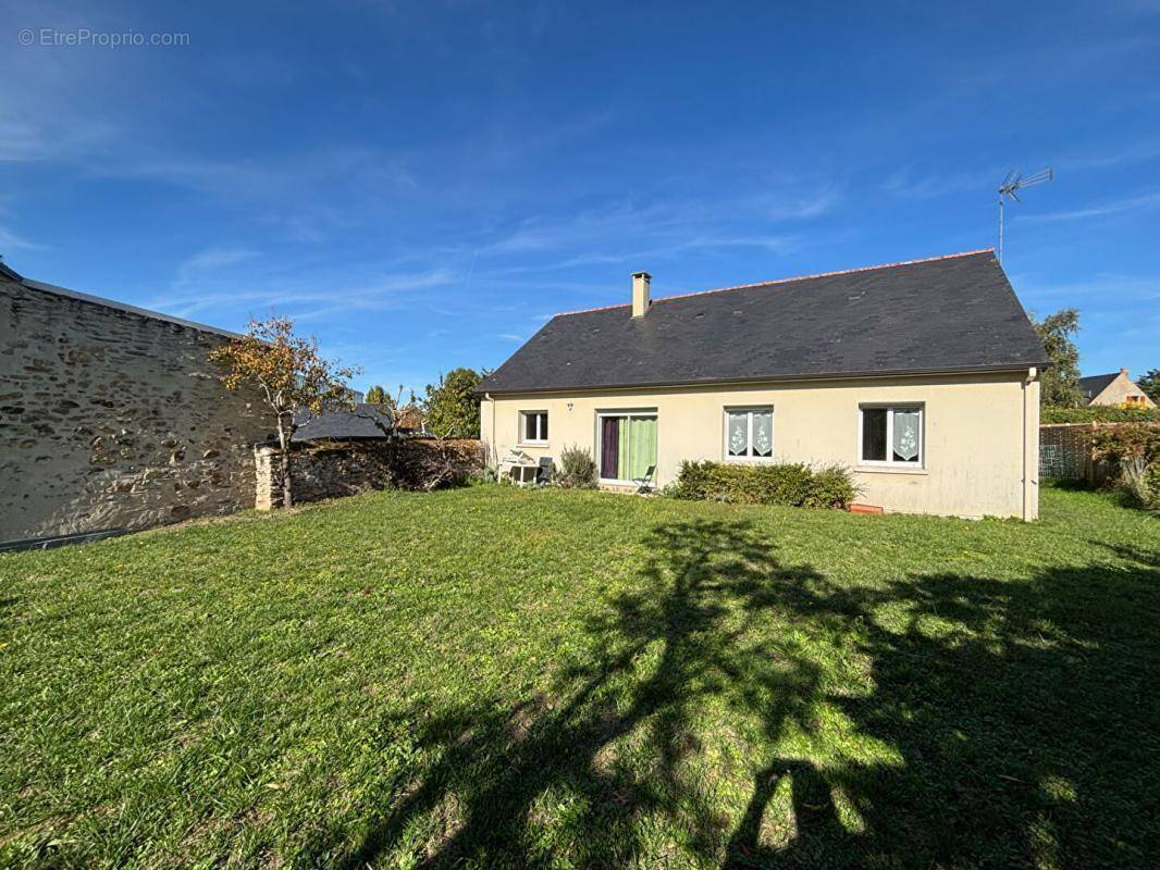 Maison à SAINT-LEGER-DES-BOIS