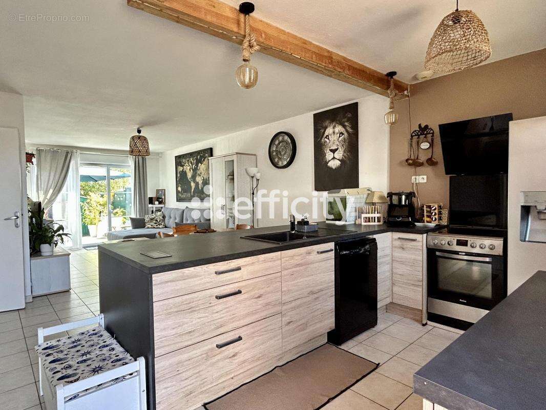Maison 80 m² à Marennes  - photo 5