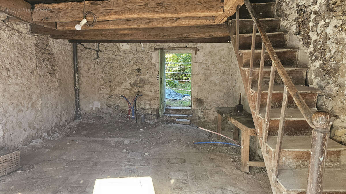 Maison à SAINT-MARTIAL-VIVEYROL