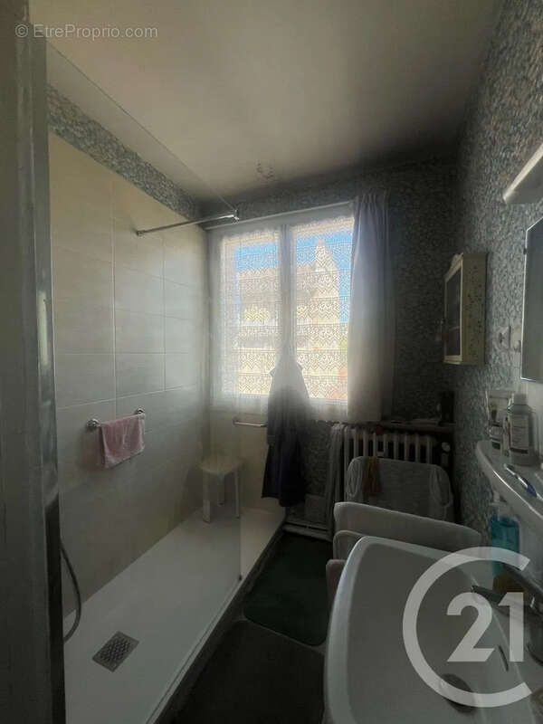 Appartement 90 m² à Aurillac  - photo 9