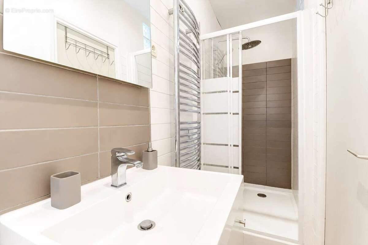 Appartement à LES LILAS
